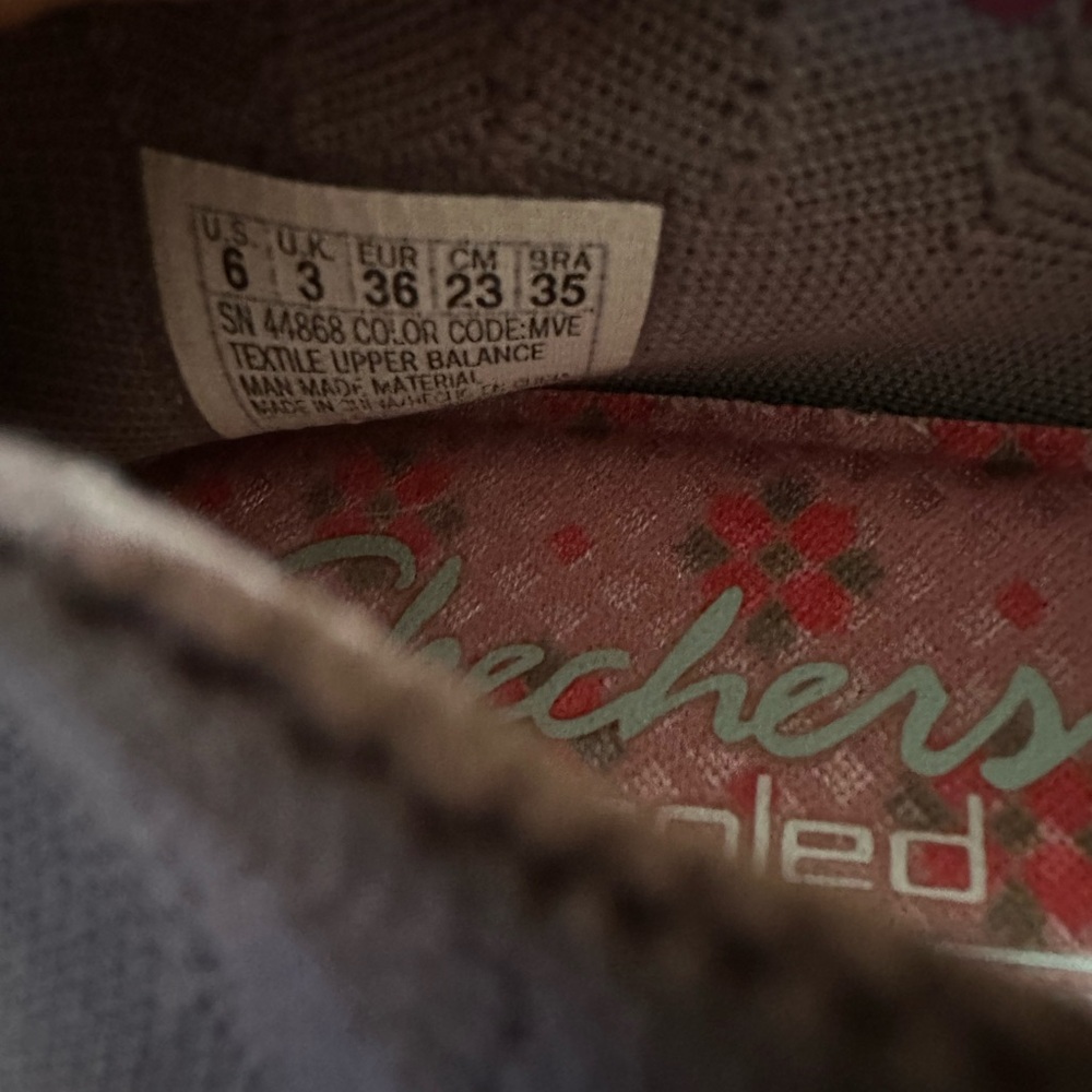 Skechers Flats - Picture 3 of 3